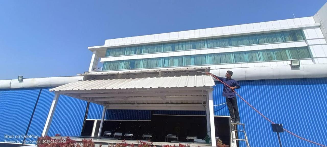 Hotel Amer Green'S Bhopal Exteriör bild