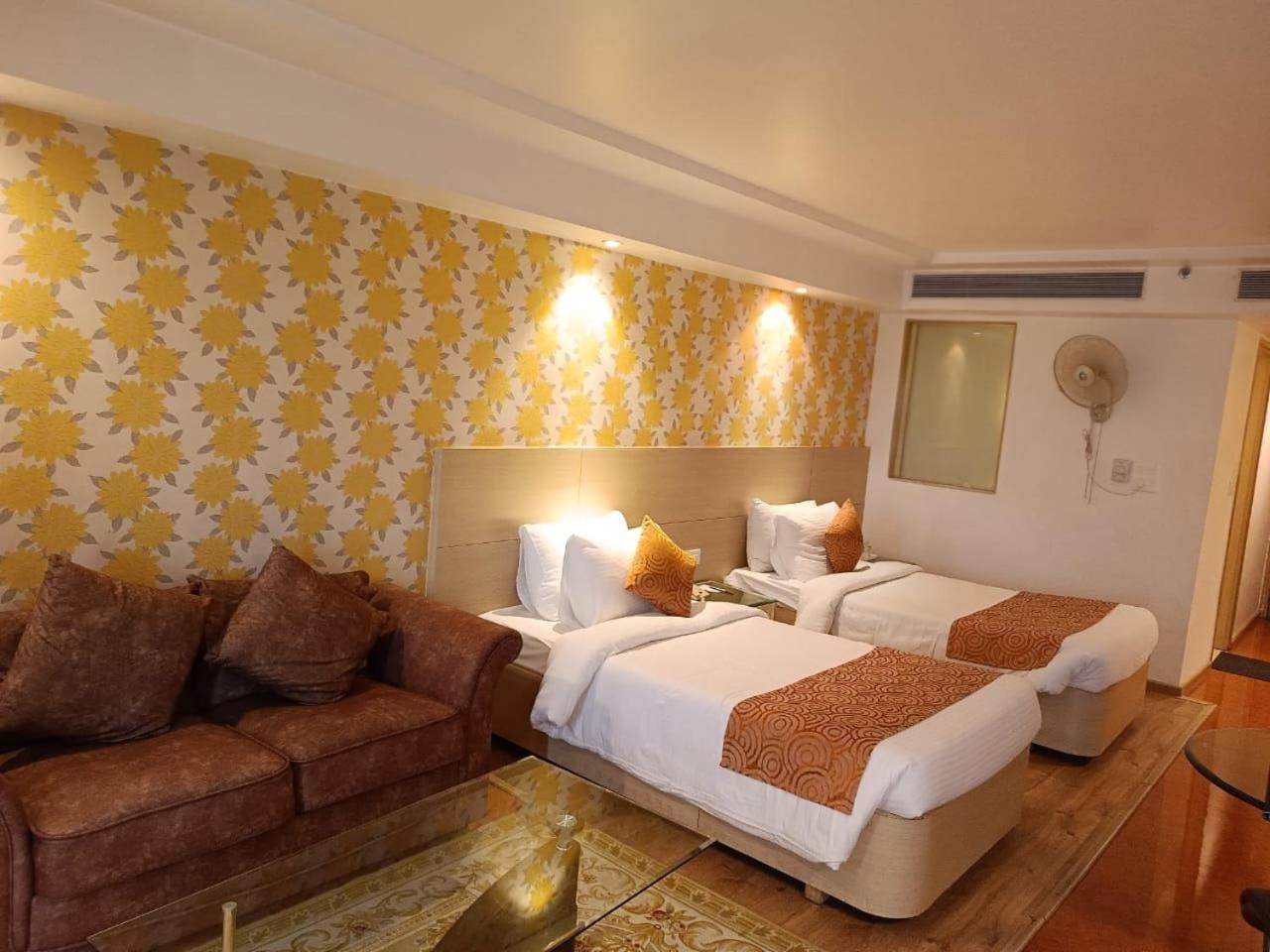 Hotel Amer Green'S Bhopal Exteriör bild